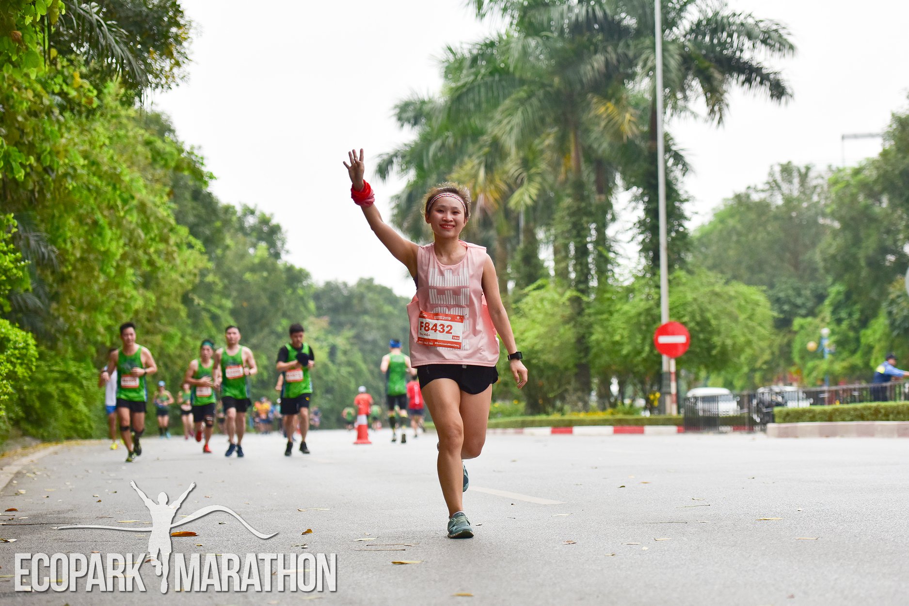 [VIDEO] Ecopark Marathon 2019 sẽ kém xinh tươi nếu thiếu họ